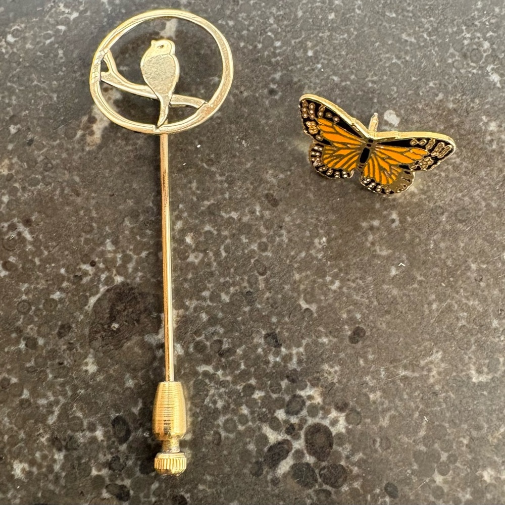 Bundle of gold stick pin of bird on a branch and little monarch butterfly pin - Picture 2 of 7